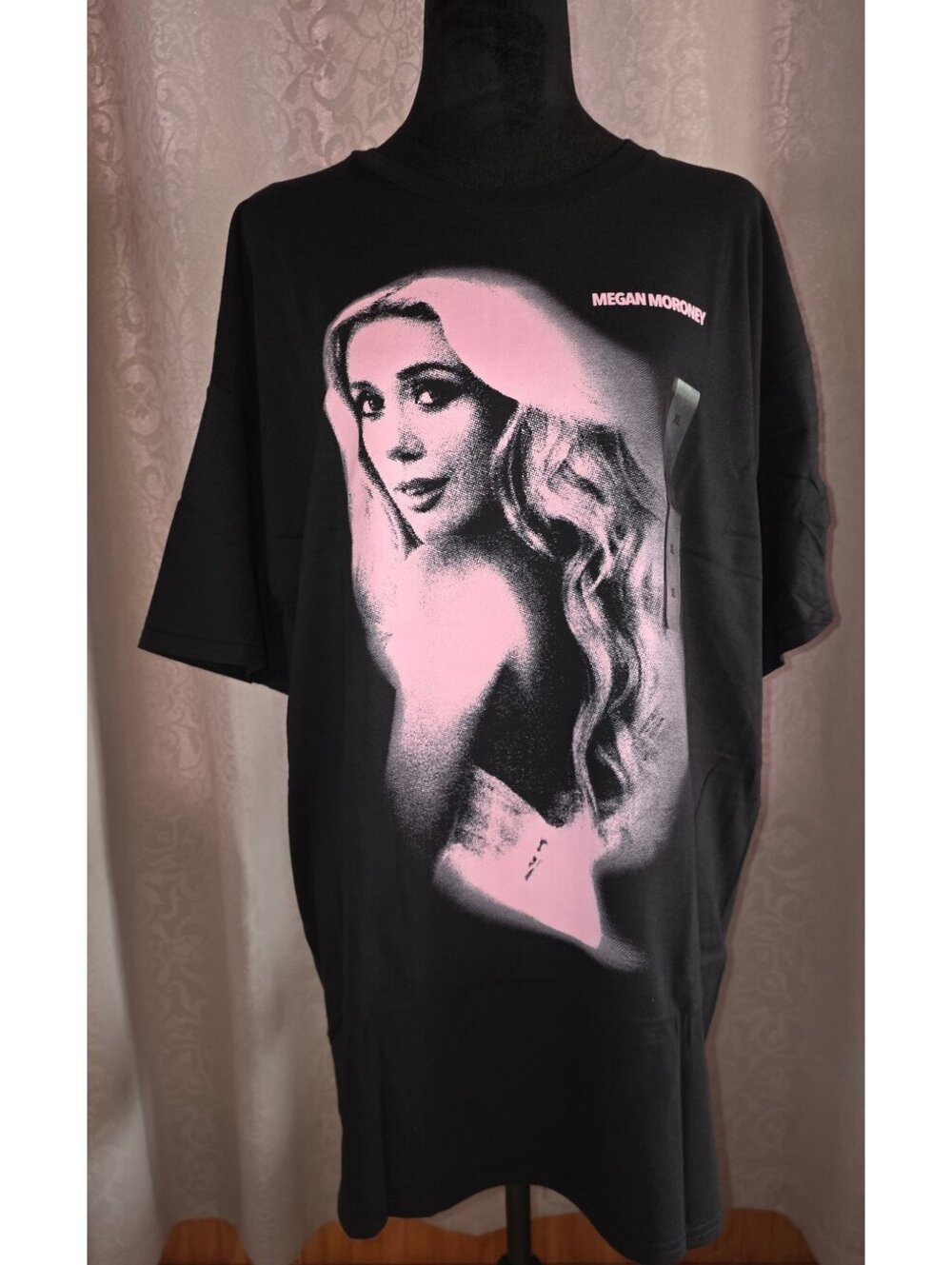 Women's Megan Moroney Album Short Sleeve Graphic T-Shirt - Black XL - BNWT